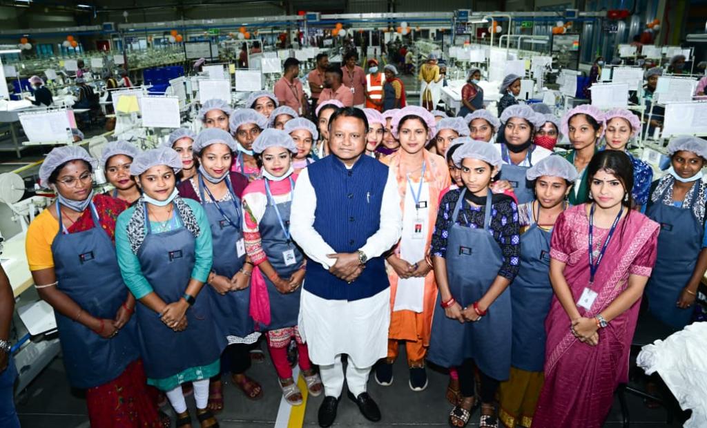 Apparel unit inaugurated in Ramdaspur - New chapter in industrialization and employment in the state